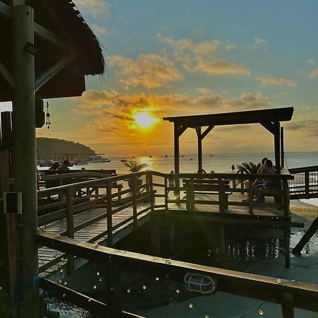 Pousada & Camping Tubarao Ilha do Mel Exterior photo